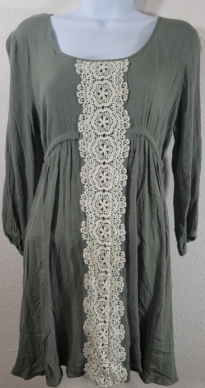 Flying Tomato Green Lace Bodice Tunic Top Medium Lightweight Soft Stretch Flowy